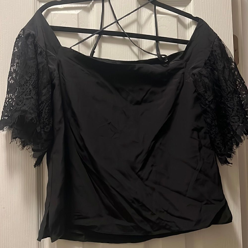 Cami NYC Black Cropped Top 100% Silk - Size Small - NWT - Lace Sleeves - NEW